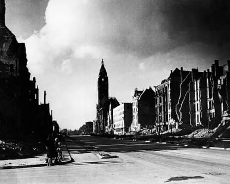 The Traitors Circle: A Riveting Account of Resistance in Germany