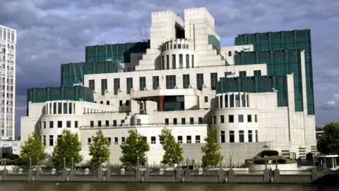 The UK's Secret Intelligence Service Introduces Encrypted Portal to Attract Spies in the Russian Federation