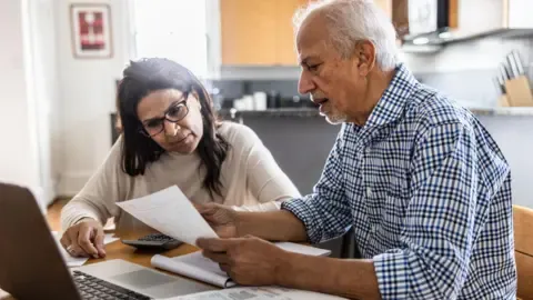 Government Pension Set to Increase by Nearly 5% Beginning in Spring