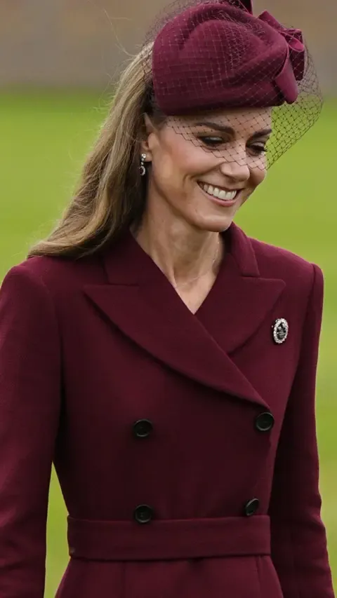 The First Lady’s Hat, Kate’s Feather Brooch and Other Standout Looks So Far