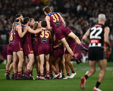 Brisbane Crush Collingwood to Earn Championship Clash With Geelong